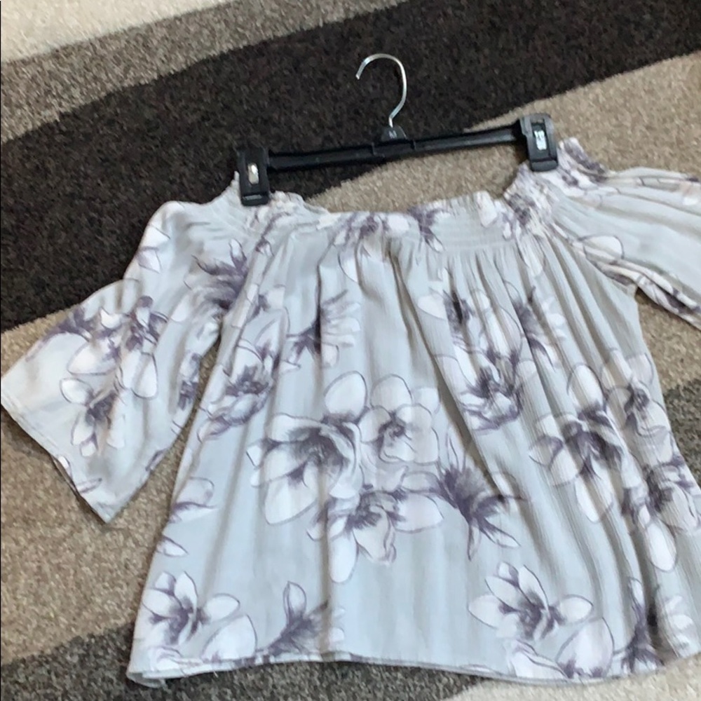 Off shoulder top - Picture 2 of 3